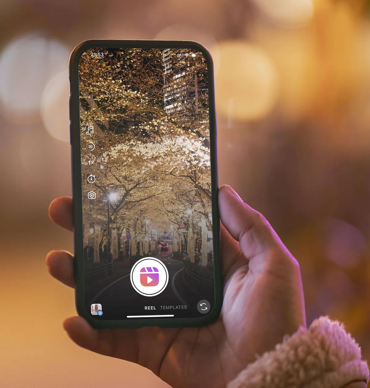 como baixar vídeo direto do instagram - Abra seu Instagram; Abra o reels que quer baixar; Aperte no ícone de encaminhar; Aperte em “Baixar”.
